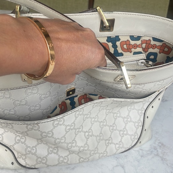 Gucci White Guccissima Leather Medium Punch Tote - Picture 14 of 16